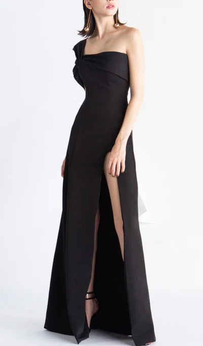 Vestido de fiesta de un solo hombro con abertura